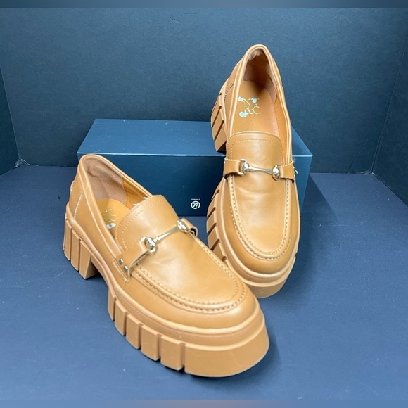 New York & Company Shoes - Women's New York and Company Seraphina Platform Loafers NEW. Size 8.5